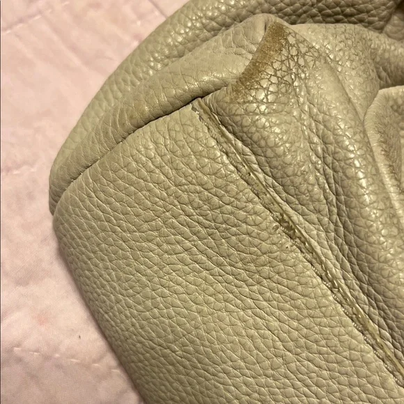 Elizabeth and James Elegant Cream Leather Handbag - Picture 6 of 10